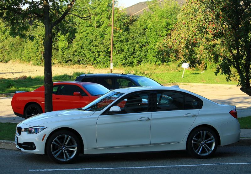 BMW 330i.jpg