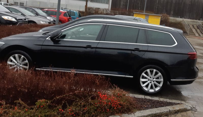 Sixt VW Passat.jpg